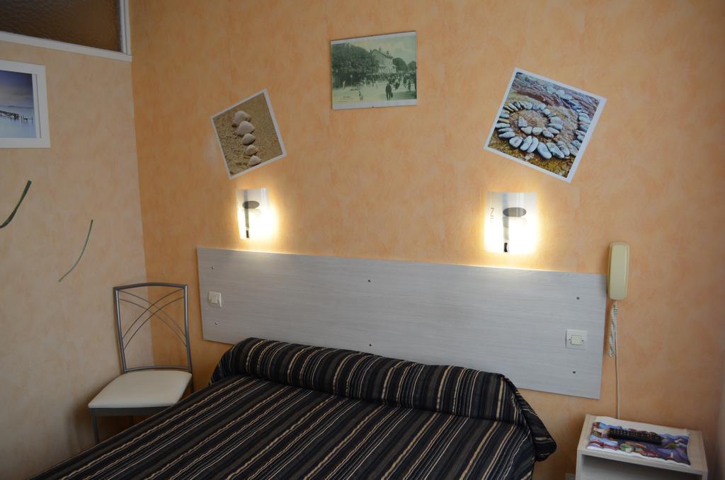 Hotel De L'Arrivee Фура Екстериор снимка