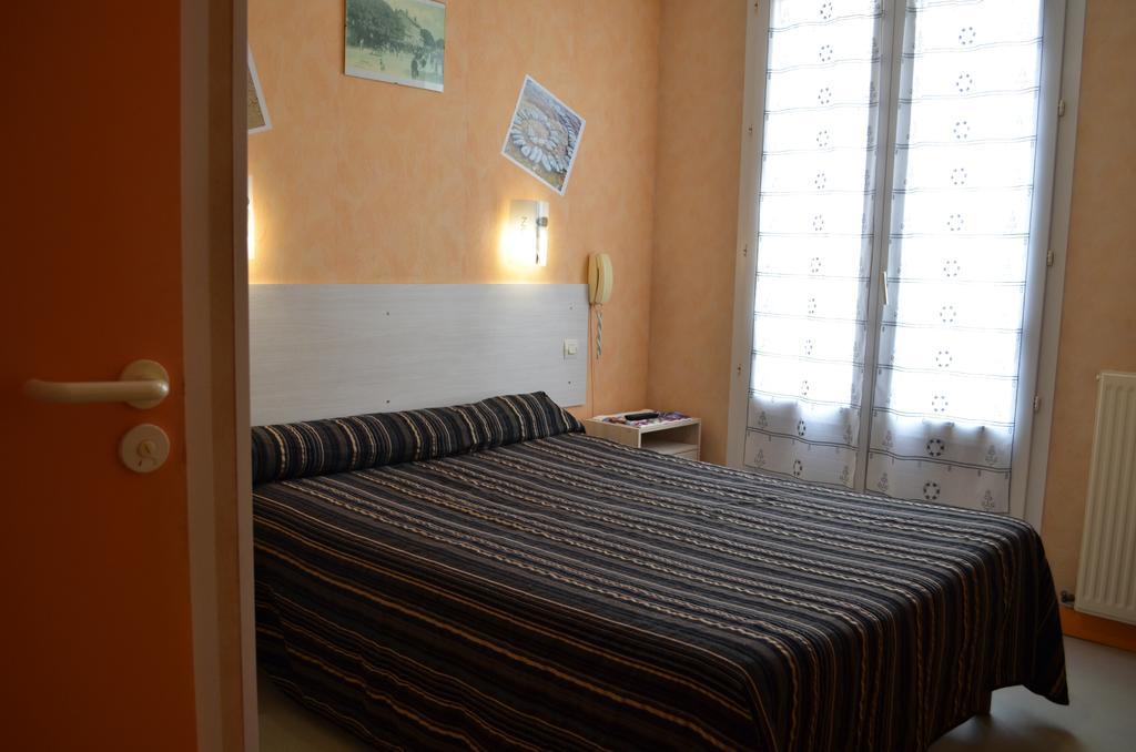 Hotel De L'Arrivee Фура Екстериор снимка