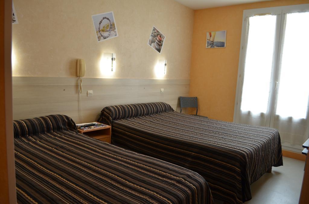 Hotel De L'Arrivee Фура Екстериор снимка