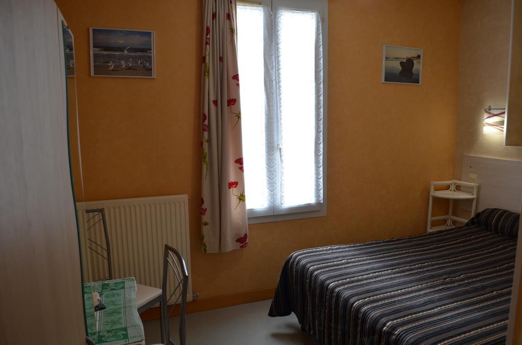 Hotel De L'Arrivee Фура Екстериор снимка